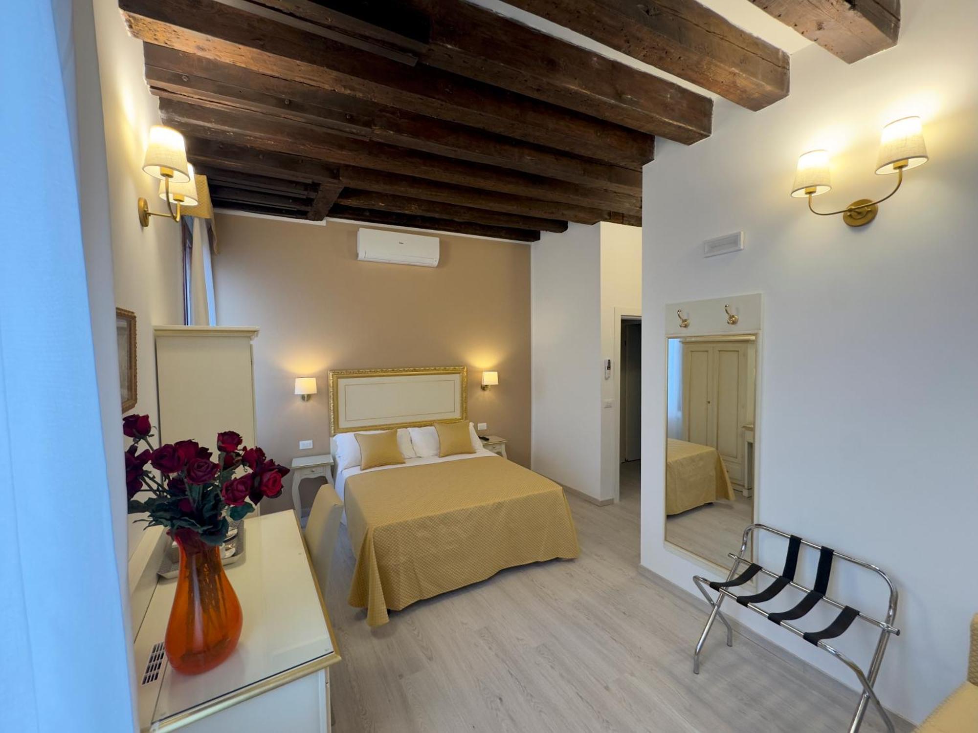 Residenza Briati Hotel Венеция Екстериор снимка
