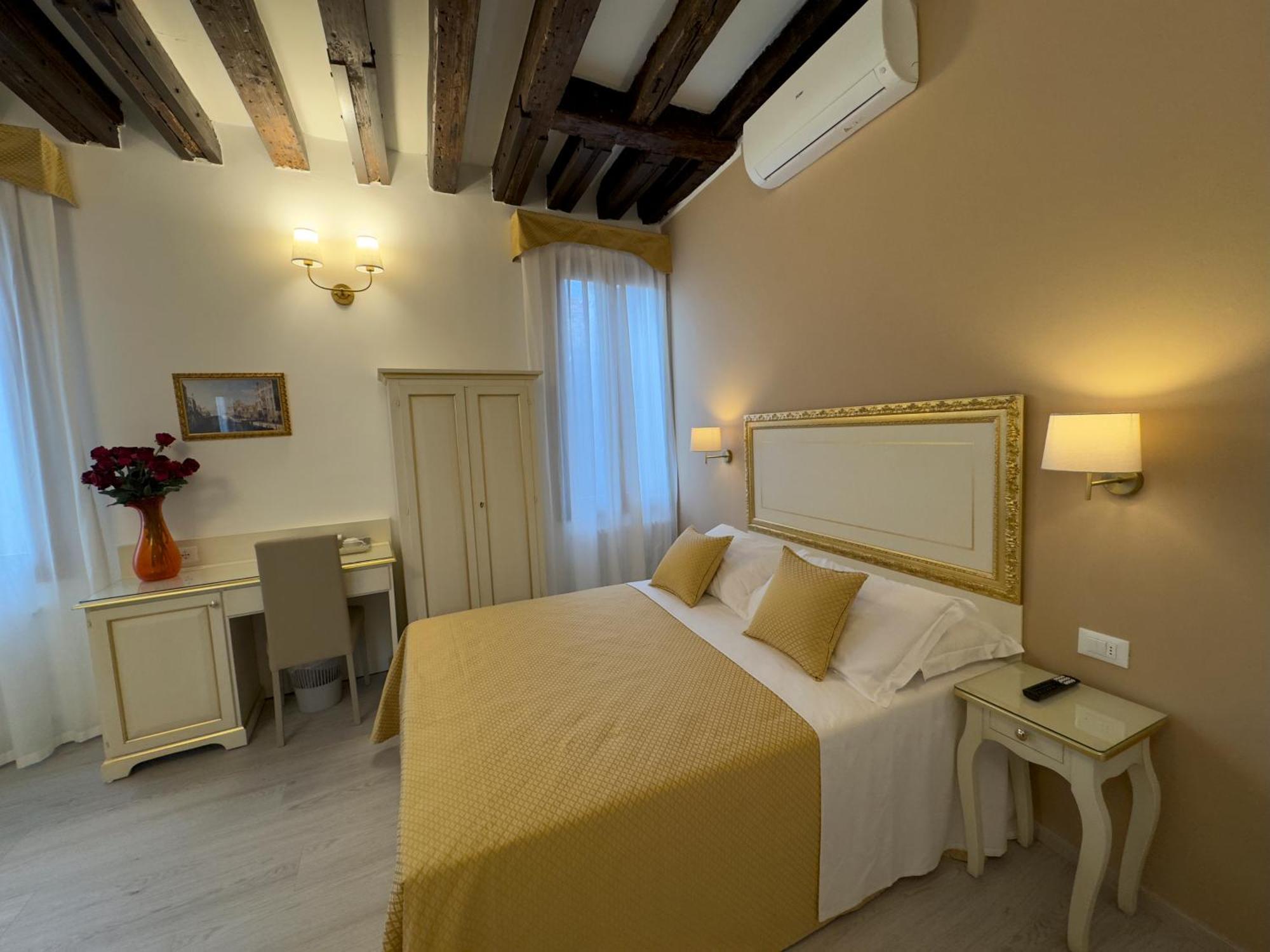 Residenza Briati Hotel Венеция Екстериор снимка
